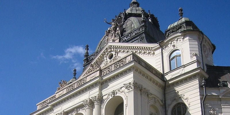 50% off on the price of admission to regular performances of drama, opera and ballet