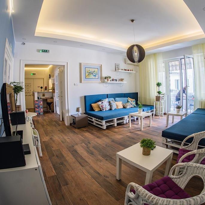 15% discount on a stay in the hostel